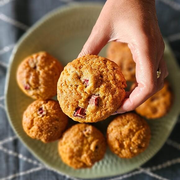 Cytrynowe muffinki z rabarbarem