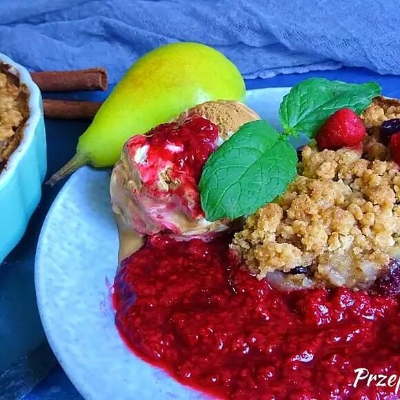 Tarta z gruszką i żurawiną