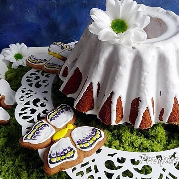 Puszysta babka cytrynowa