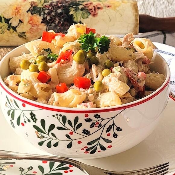 Sałatka makaronowa z tuńczykiem