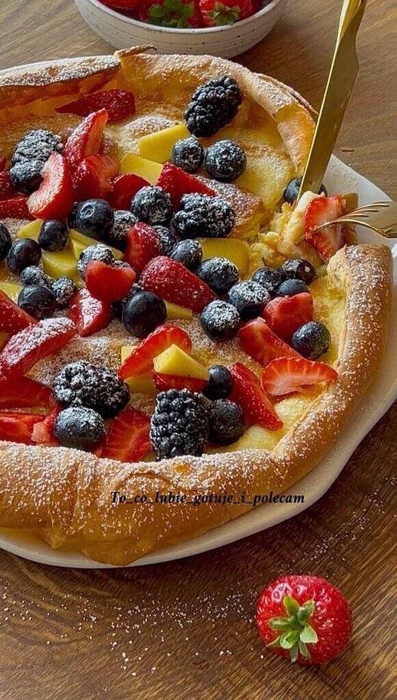Dutch baby - puszysty naleśnik z owocami