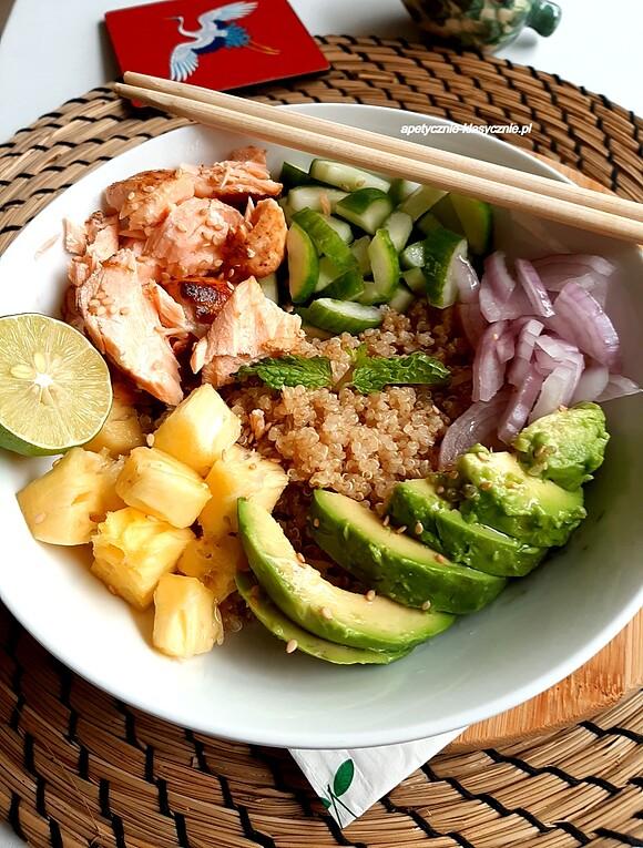 Poke bowl z łososiem