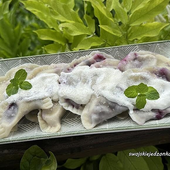 Pierogi z jagodami