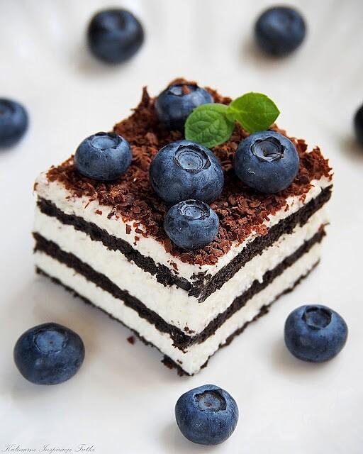 Mleczna kanapka Oreo z borówkami