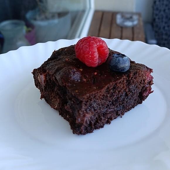 Brownie z owocami low carb