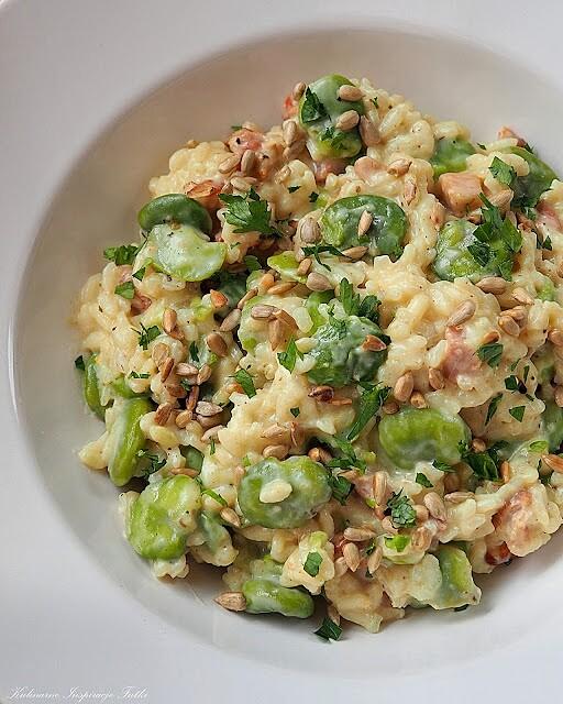 Kremowe risotto z bobem i boczkiem