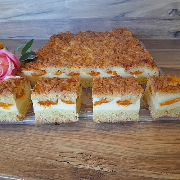 Sernik z morelami na kruchym cieście