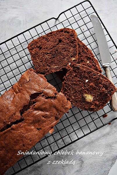 Chlebek bananowy z czekoladą i cynamonem