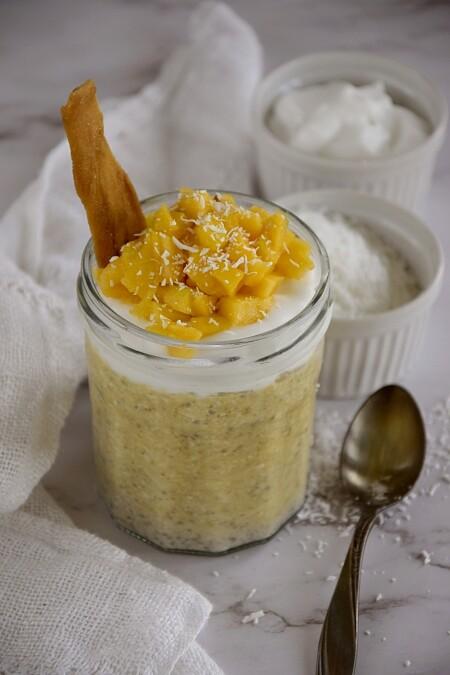 Owsianka z mango i kokosem