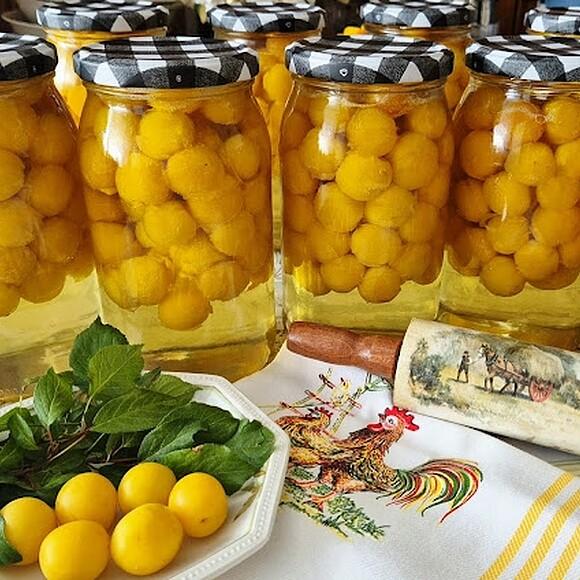 Kompot z mirabelek