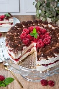 Ciasto tiramisu z malinami