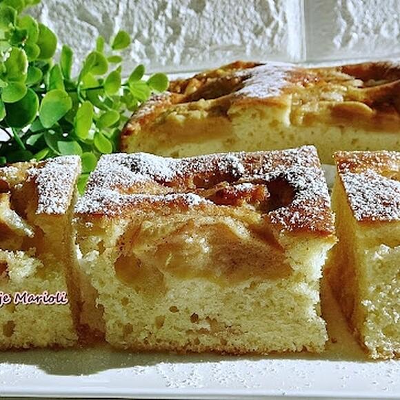 Ekspresowe ciasto z jabłkami