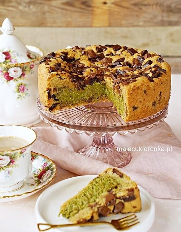 Pistacjowe ciasto czekoladowe w stylu dubajskim