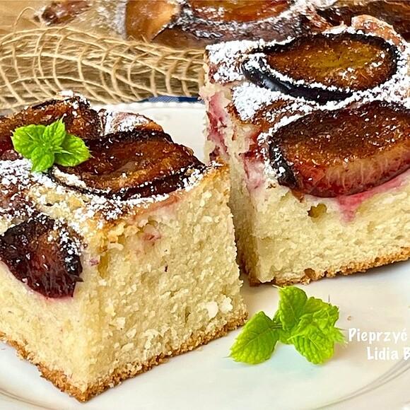 Ciasto jogurtowe ze śliwkami