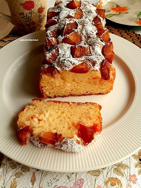 Ciasto jogurtowe ze śliwkami