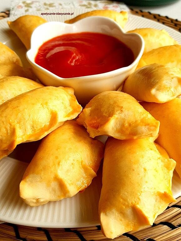 Pieczone pierogi z twarogiem i fetą