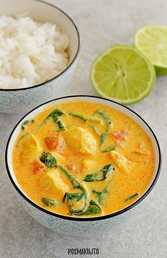 Kurczak curry z pomidorami i szpinakiem – prosty przepis