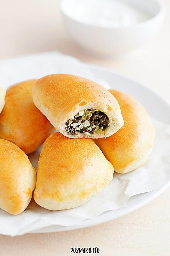 Pieczone pierożki ze szpinakiem i serem feta