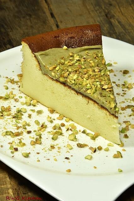 Sernik pistacjowy