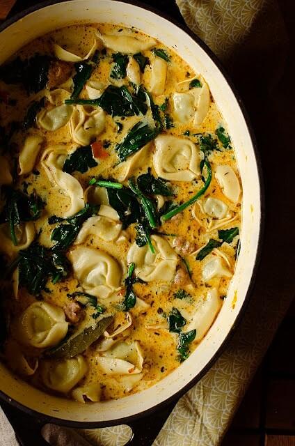 Zupa dyniowa z tortellini i salsiccią