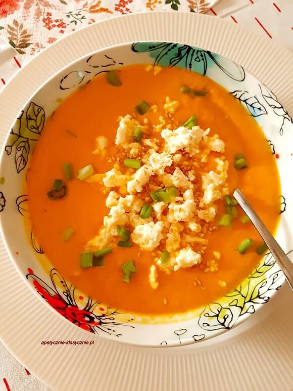 Aromatyczna zupa dyniowa z tahini