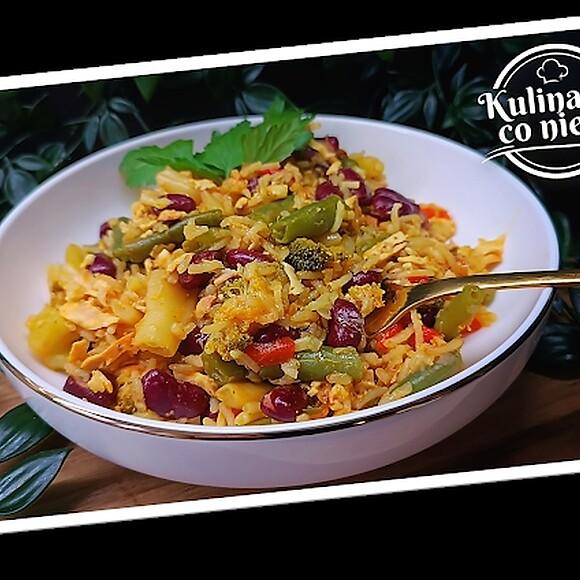 Fit paella wegańska z wędzonym tofu