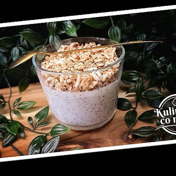 Fit śniadaniowy wysokobiałkowy pudding z chia