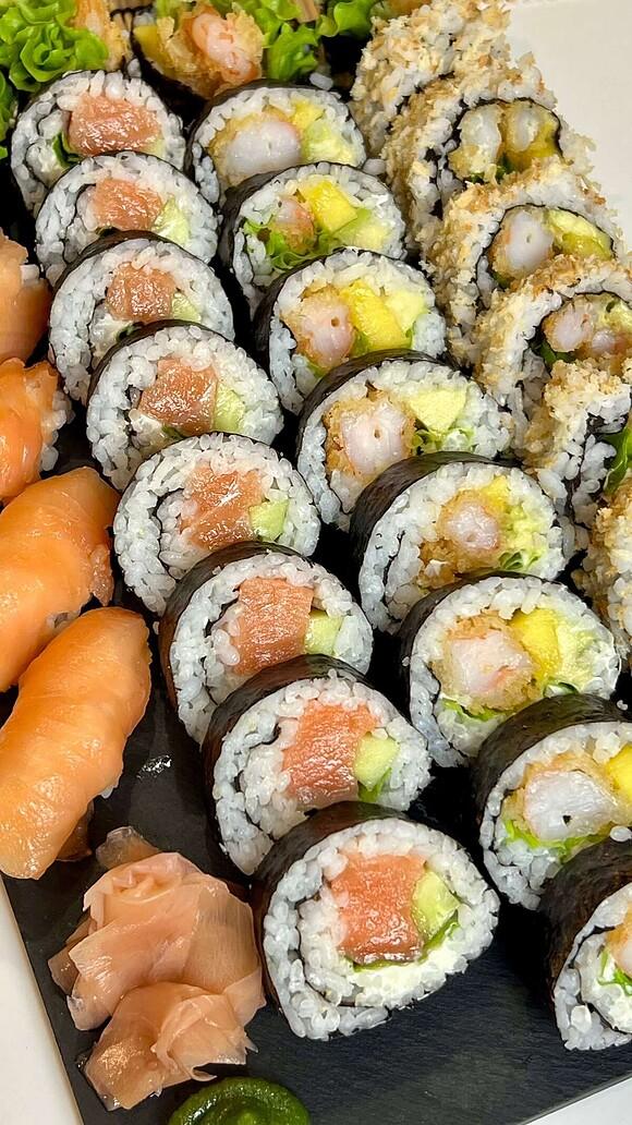 Domowe sushi z prostymi dodatkami