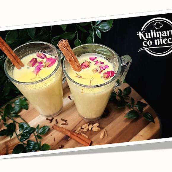 Masala milk (masala doodh)