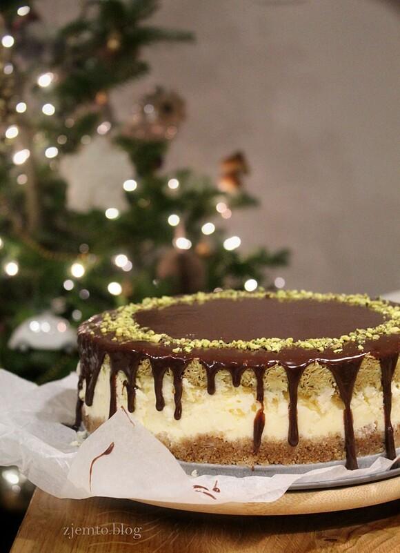 Sernik z dubajską czekoladą i pistacjami