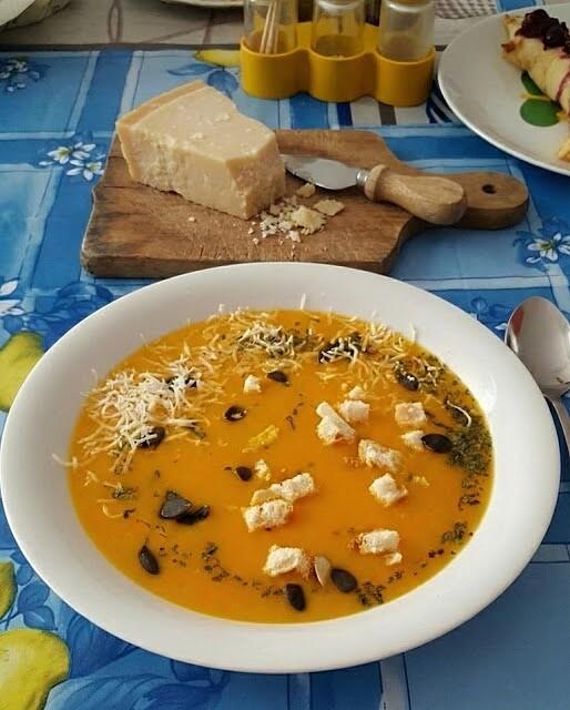 Zupa krem z dyni z parmezanem