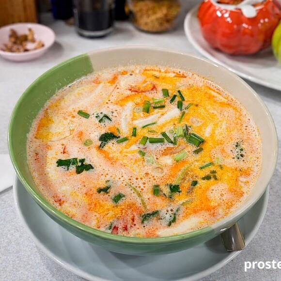 Zupa tom yum – aromatyczny klasyk kuchni tajskiej