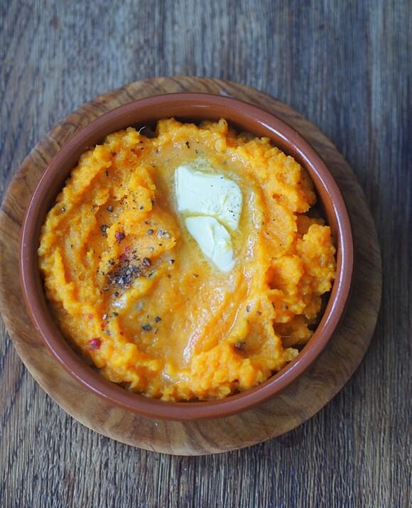 Purée z batatów z syropem klonowym i kolorowym pieprzem