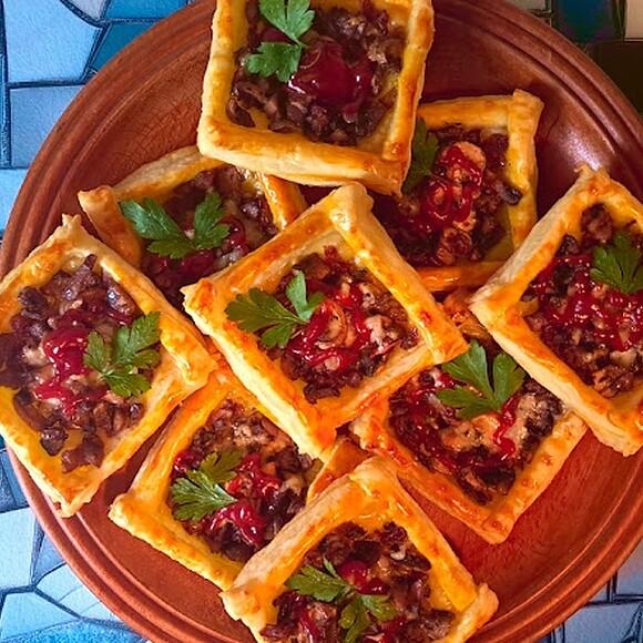 Zapiekanka z serem i pieczarkami