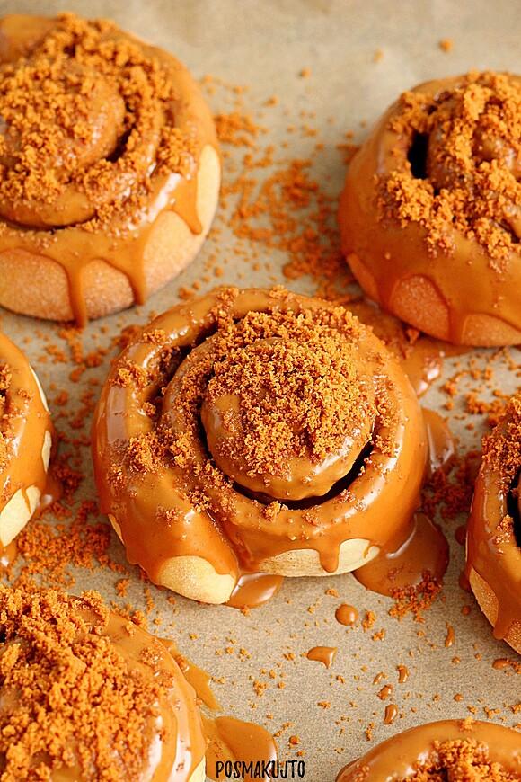 Cynamonki z kremem z ciasteczek Lotus Biscoff