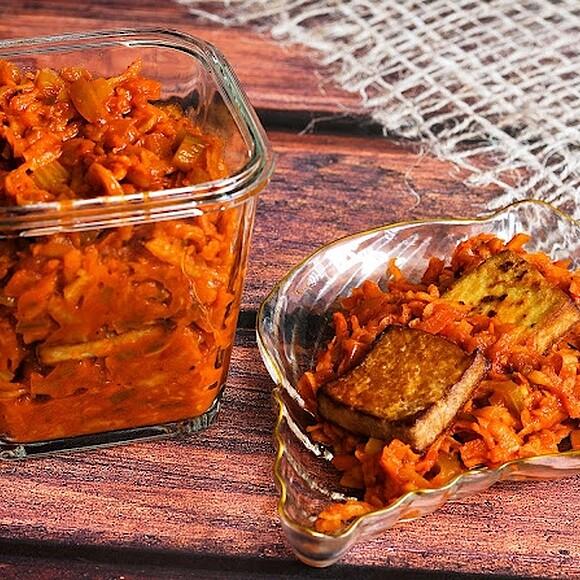 Tofu po grecku z warzywami i ziołami