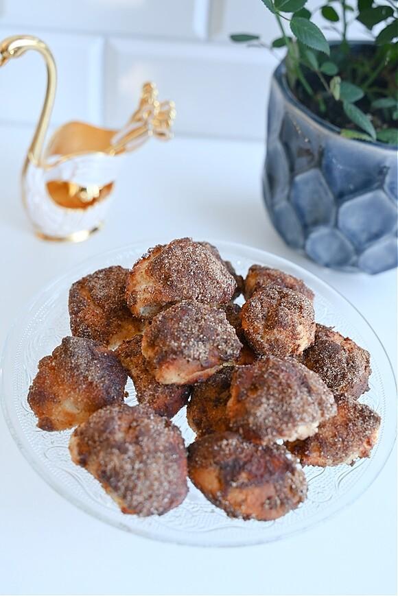 Keto pączki z Airfryer – przepis na puszyste mini serowe pączki bez smażenia