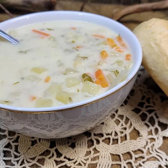 Zupa kalafiorowa – przepis na kremową zupę z warzyw