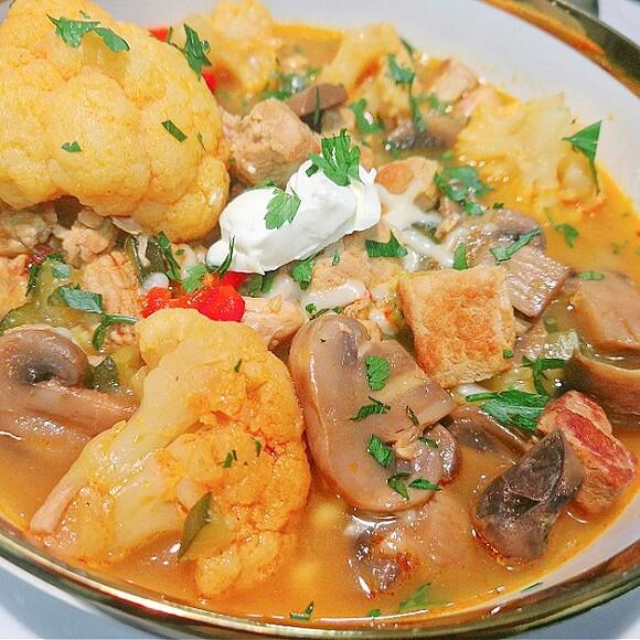 Gulasz wieprzowo-warzywny Low Carb