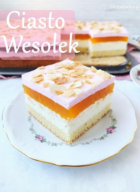 Ciasto Wesołek z brzoskwiniami i kremem budyniowym