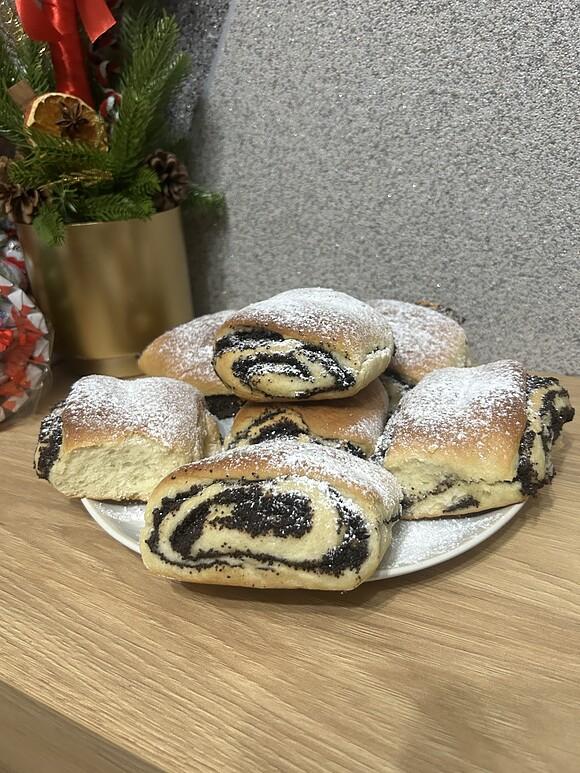 Drożdżówki z makiem - prosty przepis na świąteczne wypieki