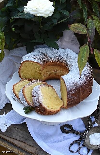 Ajerkoniakowa babka - miękka i puszysta