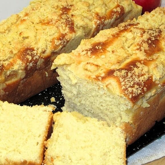 Mięciutkie ciasto drożdżowe z jabłkami i kruszonką
