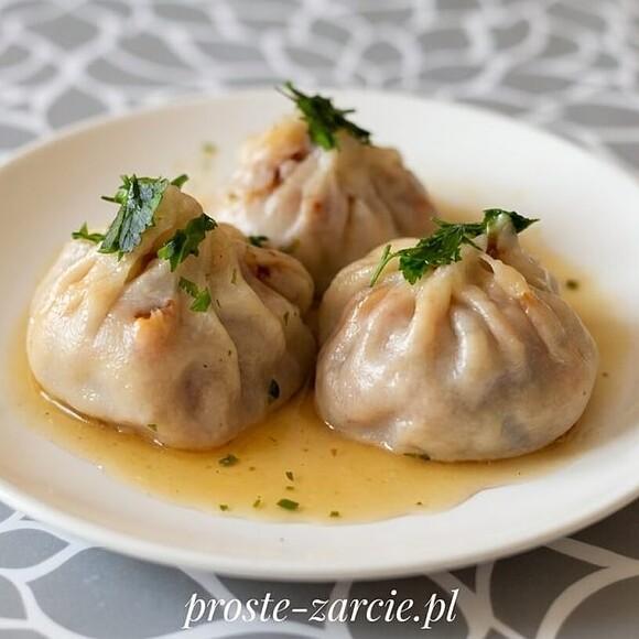 Pierożki Wonton – przepis na chińskie sakiewki z farszem