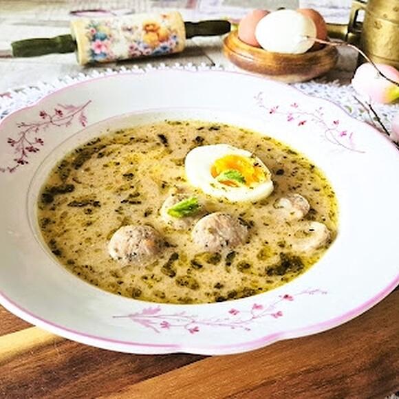 Barszcz biały na golonce