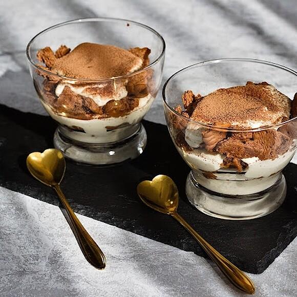 Tofuramisu - wegański deser z silken tofu