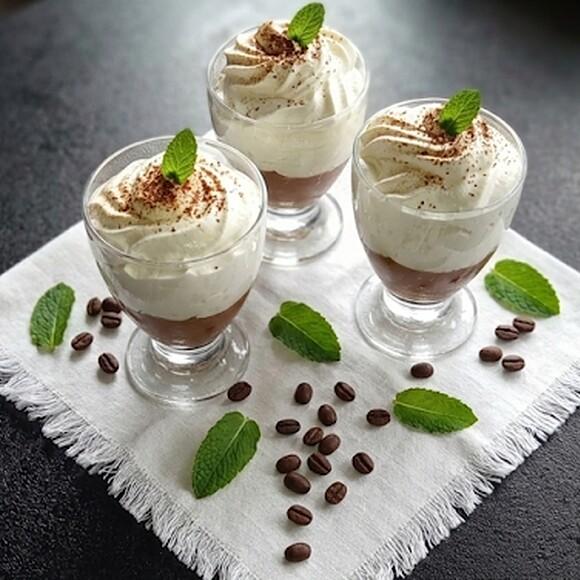 Deser caffè latte kawowy z mascarpone