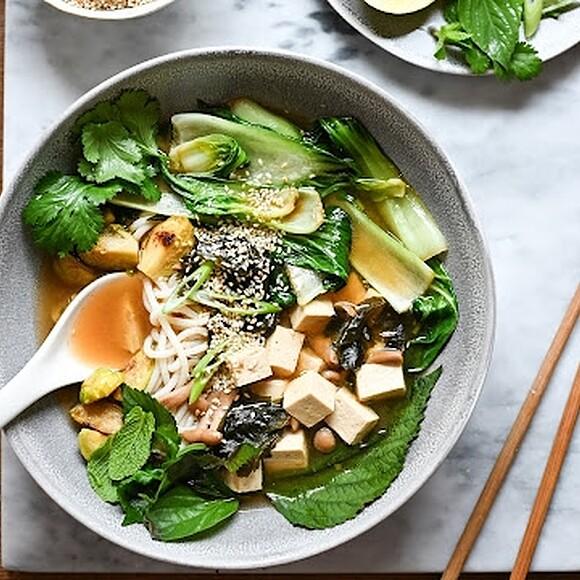Zupa miso z tofu i warzywami