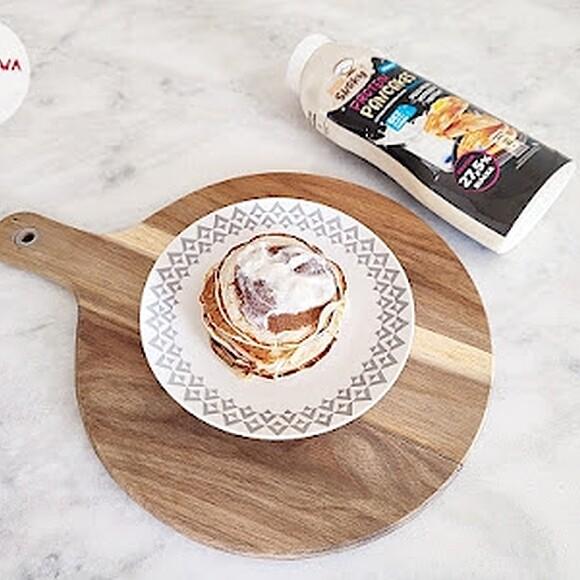 Proteinowe pancakes z jogurtem o smaku pieczonych jabłek