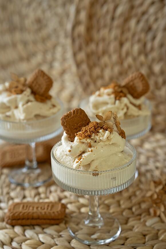 Domowe lody z ciasteczkami Lotus Biscoff